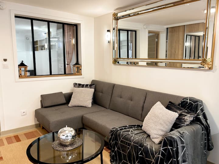 Superbe Appart  42m² - Terrasse En Bois Privative - Cergy