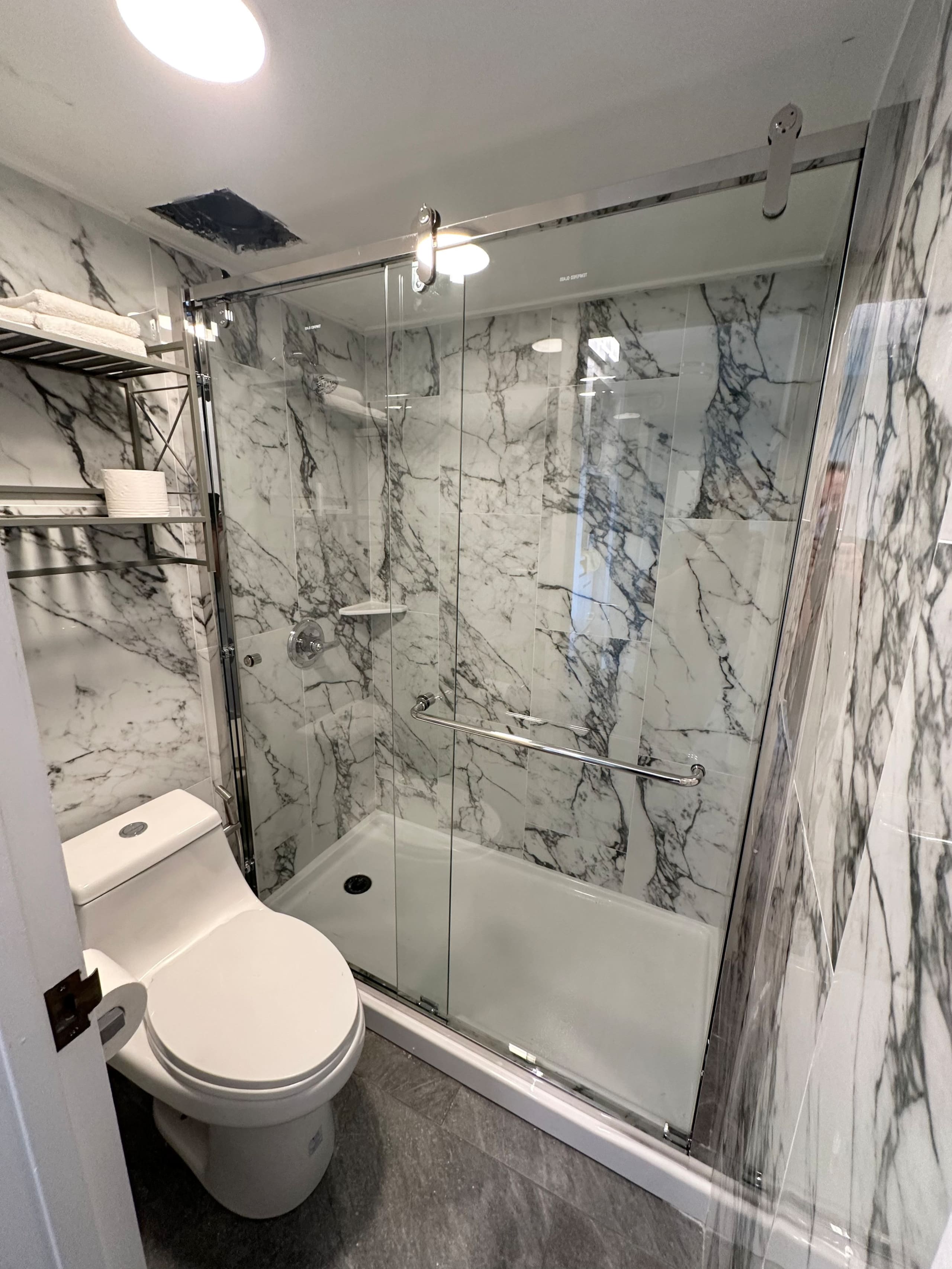 Condo in Honolulu · ★4.76 · Studio · 1 bed · 1 private bath - Image 2