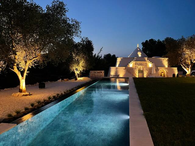 OSTUNI MIRROR trullo and mirror house gallery image 2