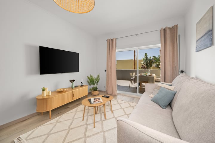 Large Sunny Terrace · Pool & Beach · Meia Praia - Lagos