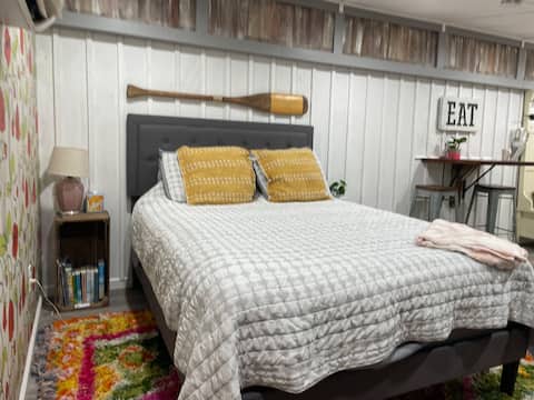 Cozy Woodland Cottage