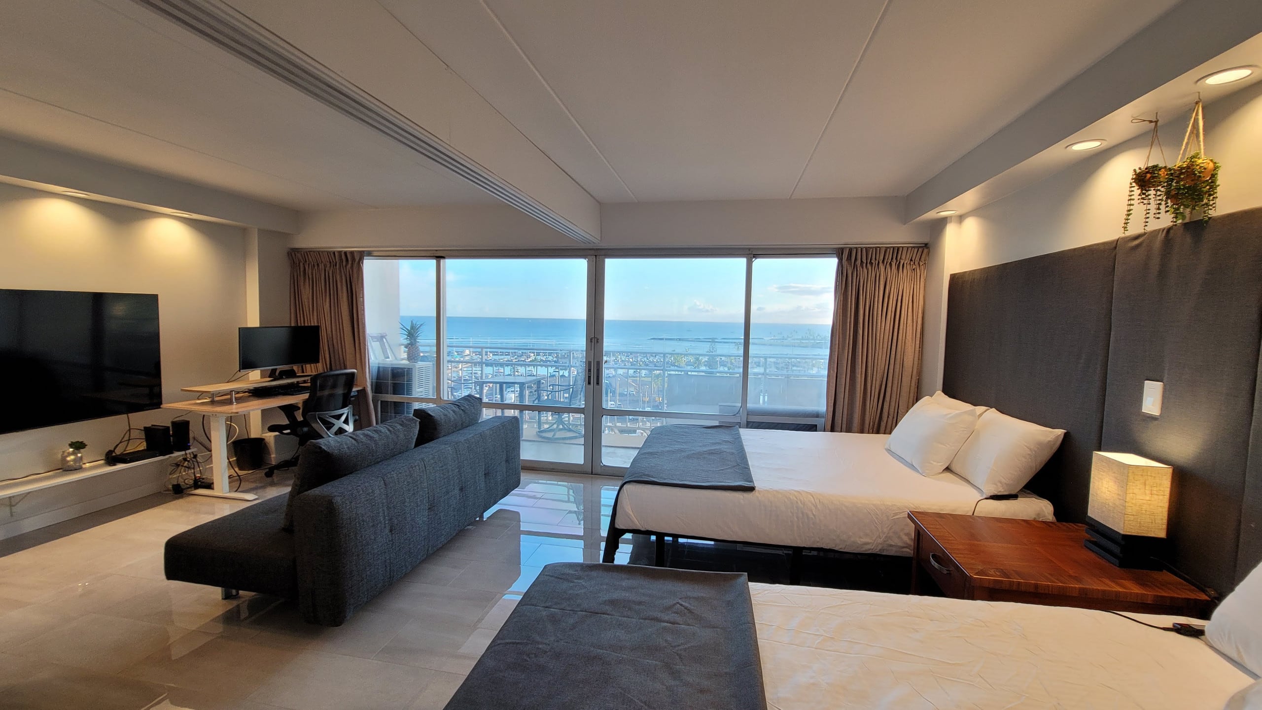 Condo in Honolulu · ★4.75 · Studio · 2 beds · 1 private bath - Image 9