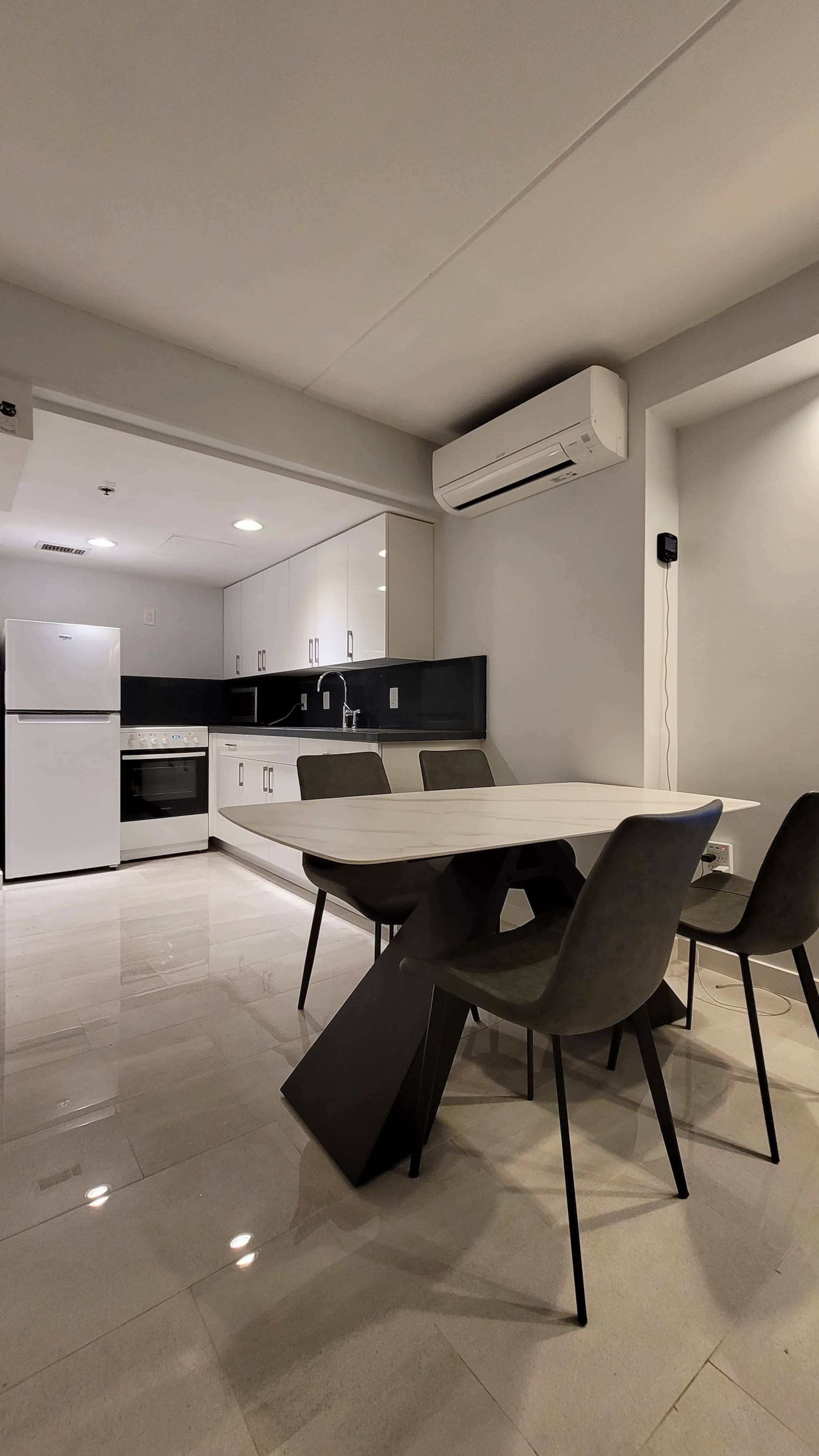 Condo in Honolulu · ★4.75 · Studio · 2 beds · 1 private bath - Image 5