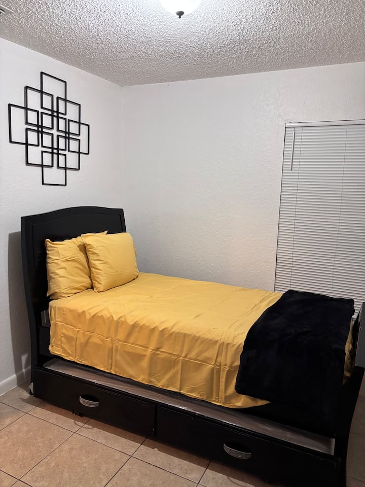 Bračni krevet (širine 150-179 cm)