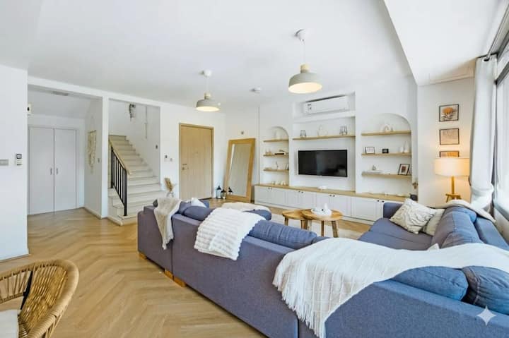 3 Br Family Villa In Dubai - Town Square - Dubai