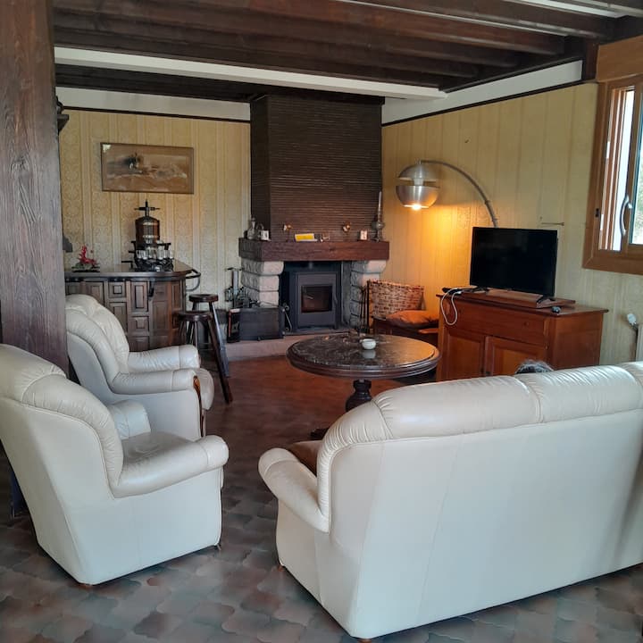 Maison Familiale Avec Un Grand Jardin Clos - Saint-Étienne-de-Baïgorry