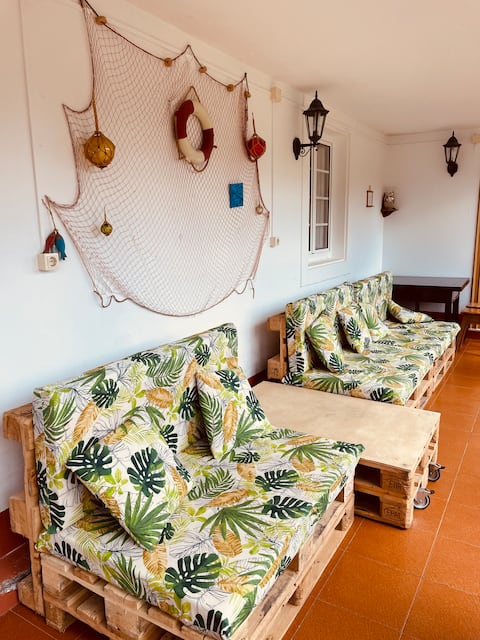 Beachfront Surf & Holiday House, Charming & Quiet