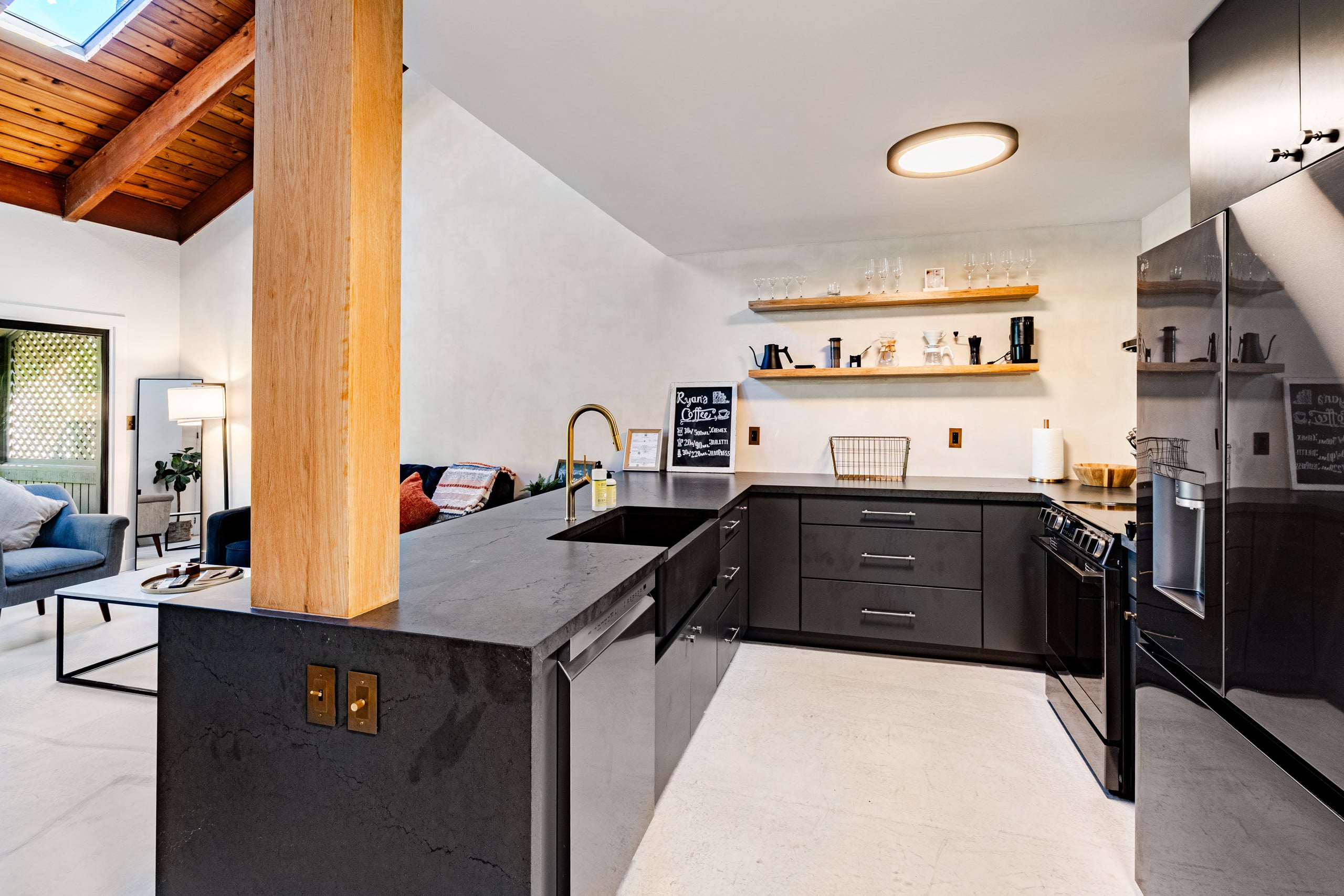 Newly Renovated 2BR Loft · Beach Walk · Pool & Spa - Image 4