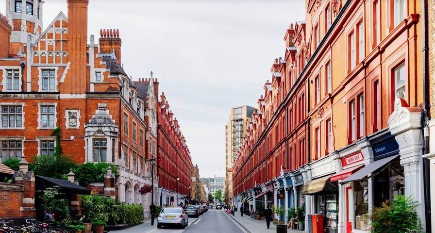 * OFFER! * Spacious – 3 Bedroom 3.5 Bathrooms