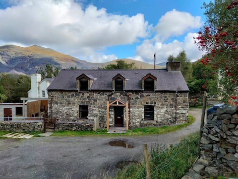 Traditional Welsh cottage in Llanberis