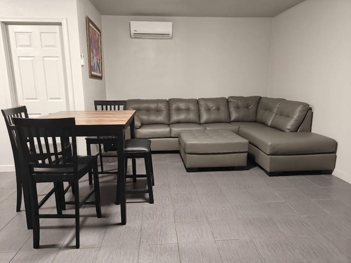 Entire Guest Backhouse With 2 Bedrooms - オーバン, CA