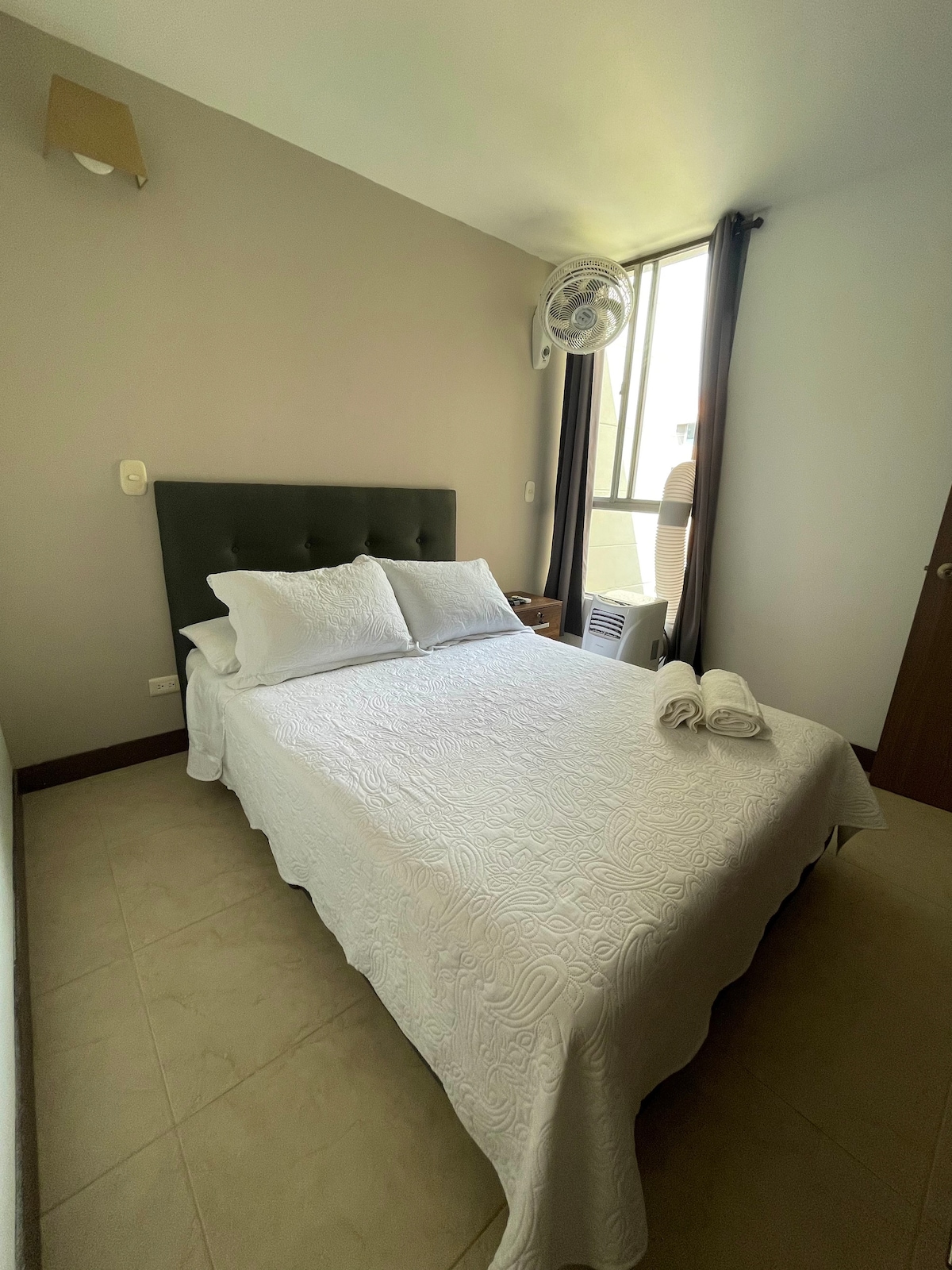 Hlavná izba s klimatizáciou.