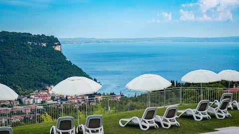 Apartment 4  Annachiara with amazing lake view