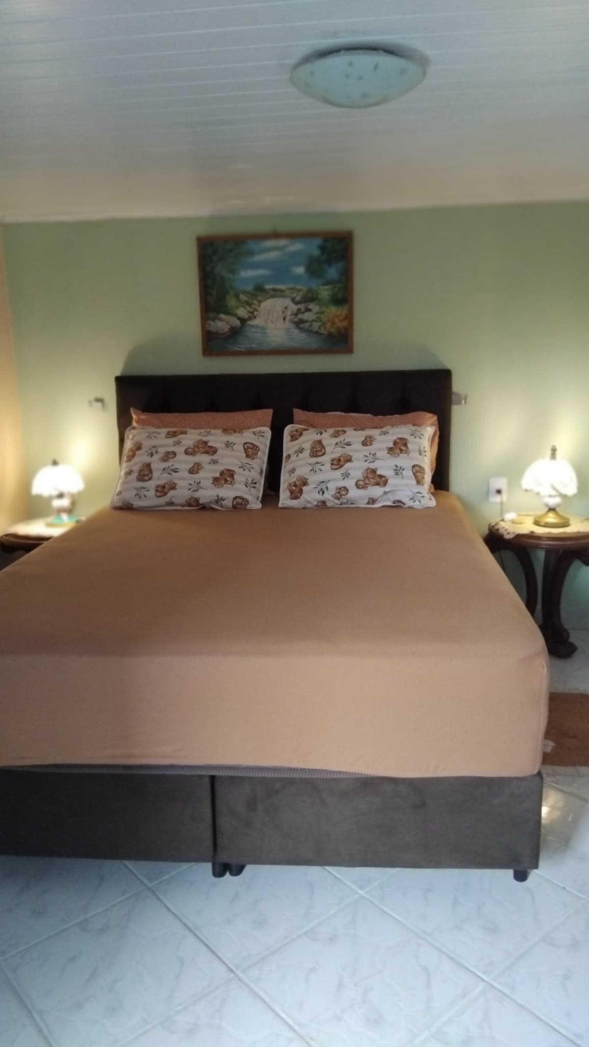 لراحة ضيوفنا، سرير مع مرتبة جديدة 1.58 × 1.98.