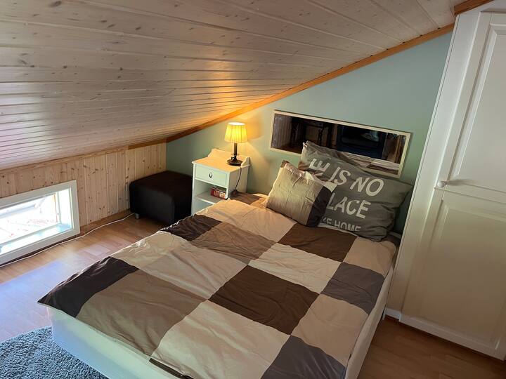 Спалня 3. (двойно легло 140 см)
2 - ри етаж