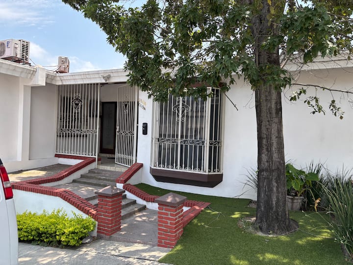 Casa Carlos - Colinas De San Jerónimo - Monterrey