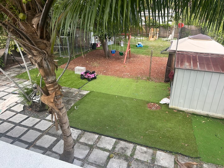 A Cozy Apartment 10 Min From The Hollywood Beach. - Hollywood, FL