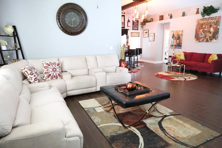 Beautiful Spacious Flat. 3bd/2bth
Backyard Oasis! - Helena, AL