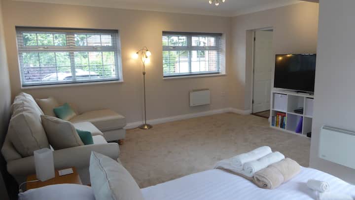 Modern Spacious 1 Bed Annexe In Secluded Courtyard - Hamble-le-Rice