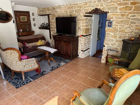 Propriété Airbnb réussie: Old winegrower's house with heated pool à Diocèse De Saint Claude