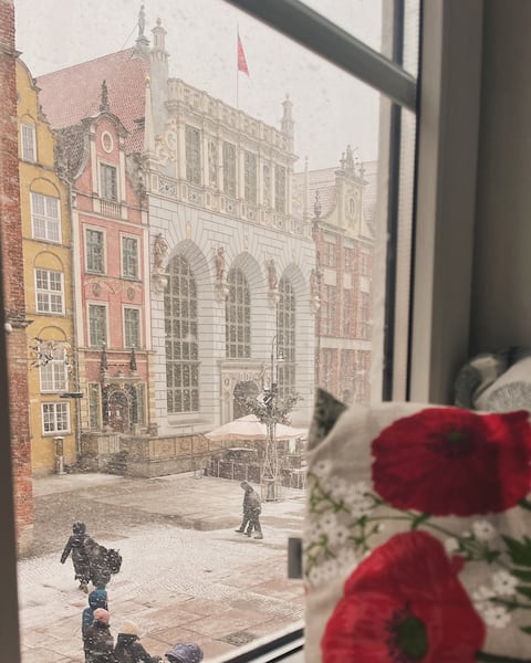Sunny Apartment 50m2 Town Hall Main square OldTown