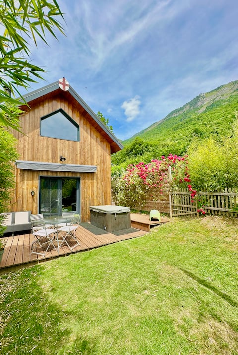 Chalet Hope - with private SPA & garden.