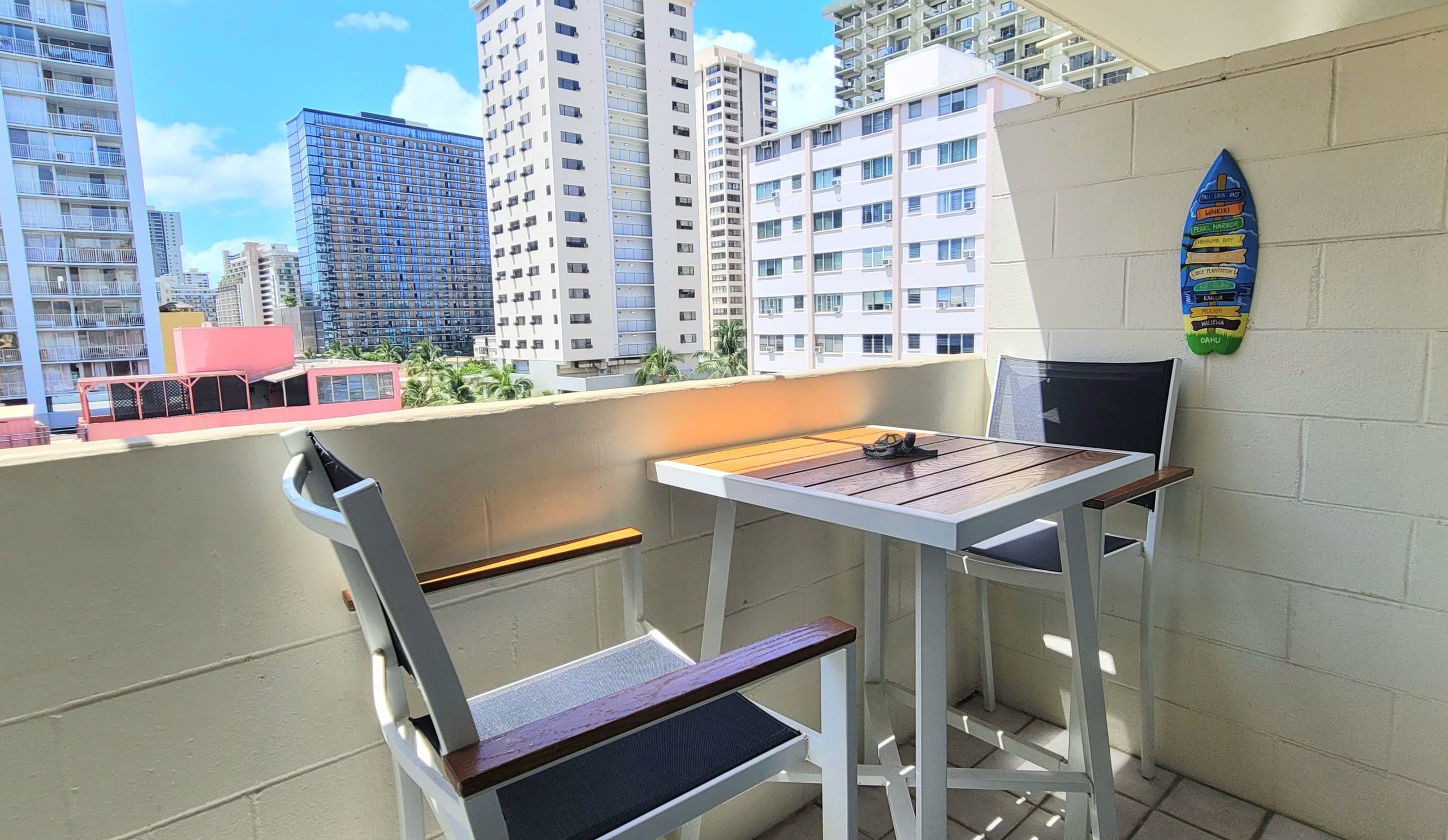 Condo in Honolulu · ★4.84 · Studio · 1 bed · 1 bath - Image 3
