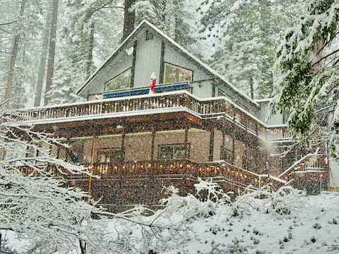 Top Airbnb: Mountain View| AC | Pool tbl, BBQ, Deck, Fire-pit in Dorrington