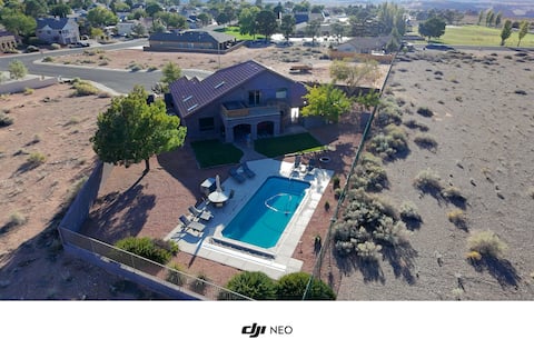 Heated Pool•4 bd 2.5 ba•Panoramic Views•