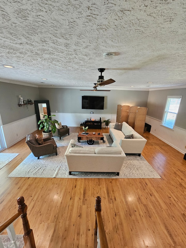 Smyrna House On Acre + Pool + Bbq - Smyrna, TN