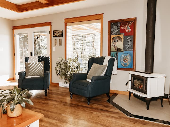 Smoky Mountain Retreat-the Forest Cabin - Vancouver Island