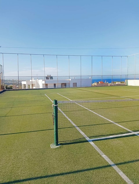 Villa Cleopatra: Heated Pool, Tennis & Football