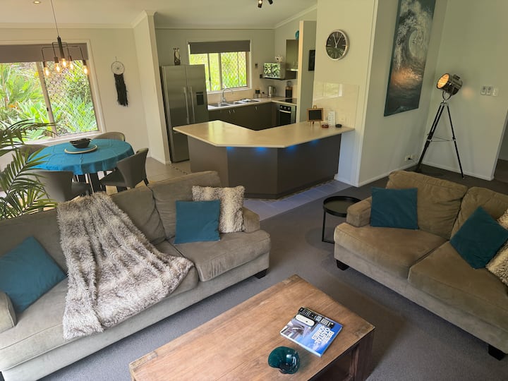 Bush Bungalow, Self-catering 
3 Bdrm Guesthouse - Gold Coast