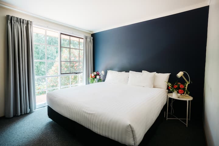 Cammeray Waters - Double Room - Woodend