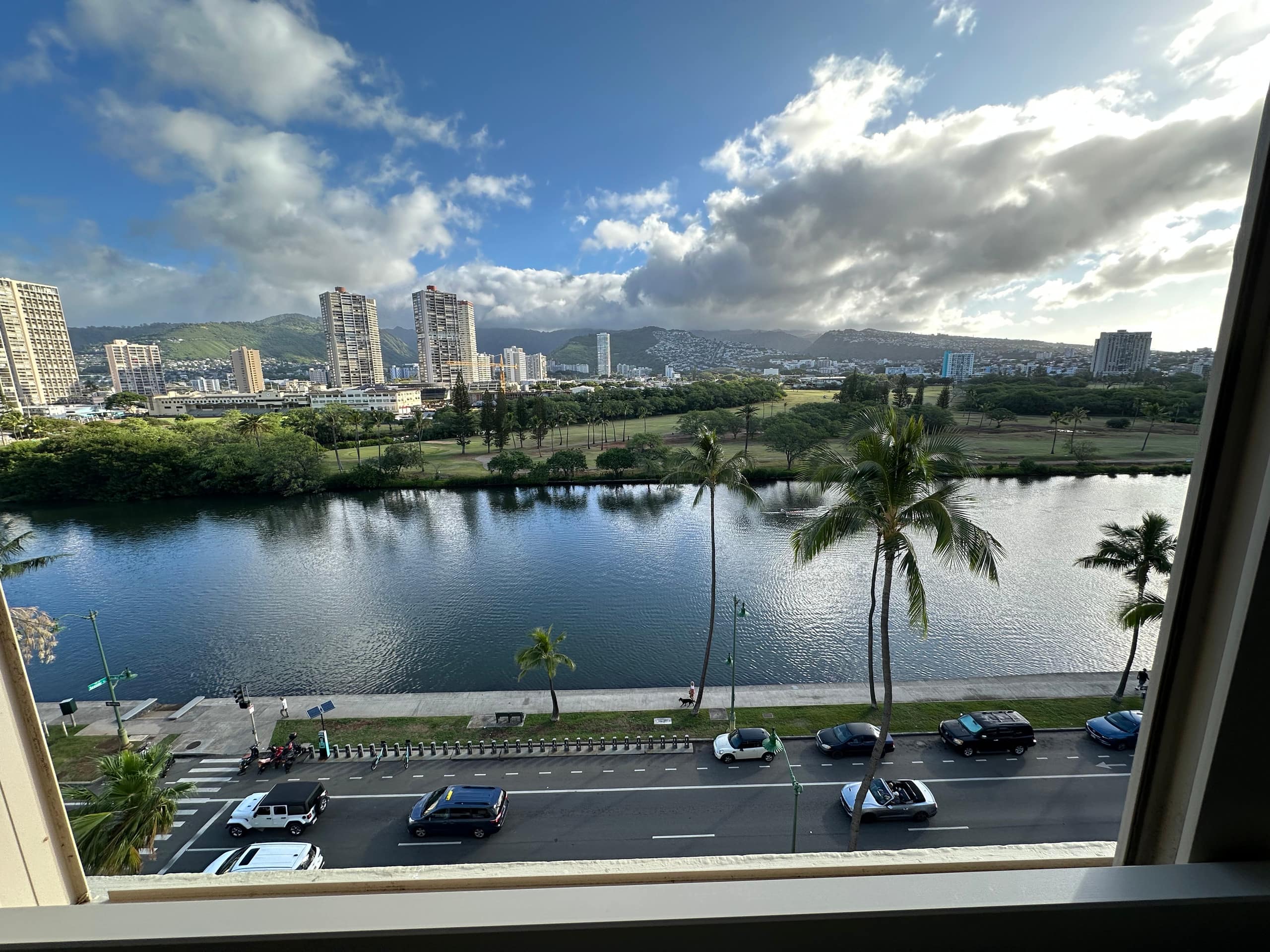 1 BR Apt In Waikiki with Canal & Mountain View - Image 26