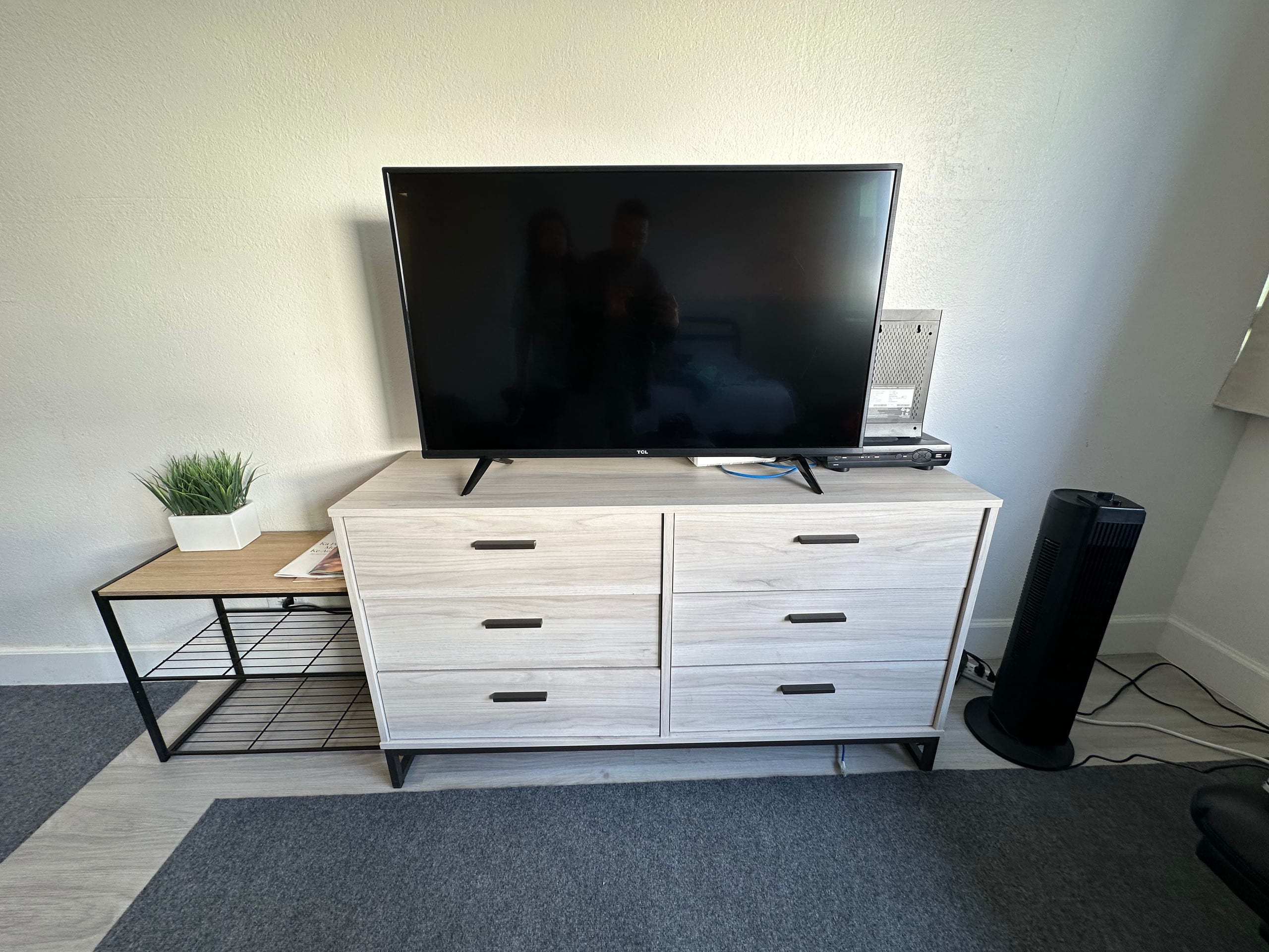1 BR Apt In Waikiki with Canal & Mountain View - Image 2