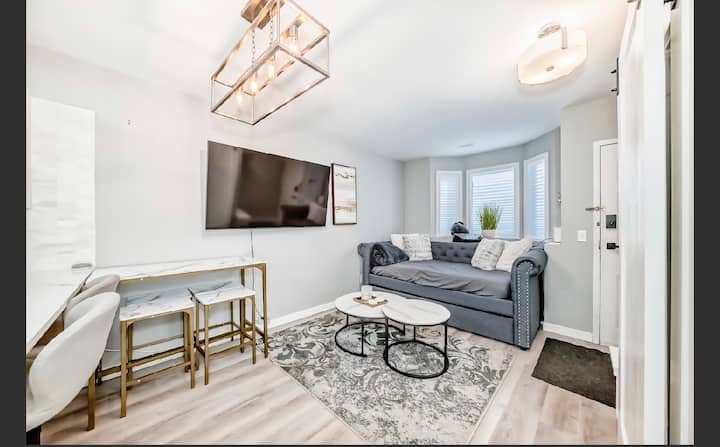 Dt Townhome Location 5 Min Walk To 17th Ave - Calgary
