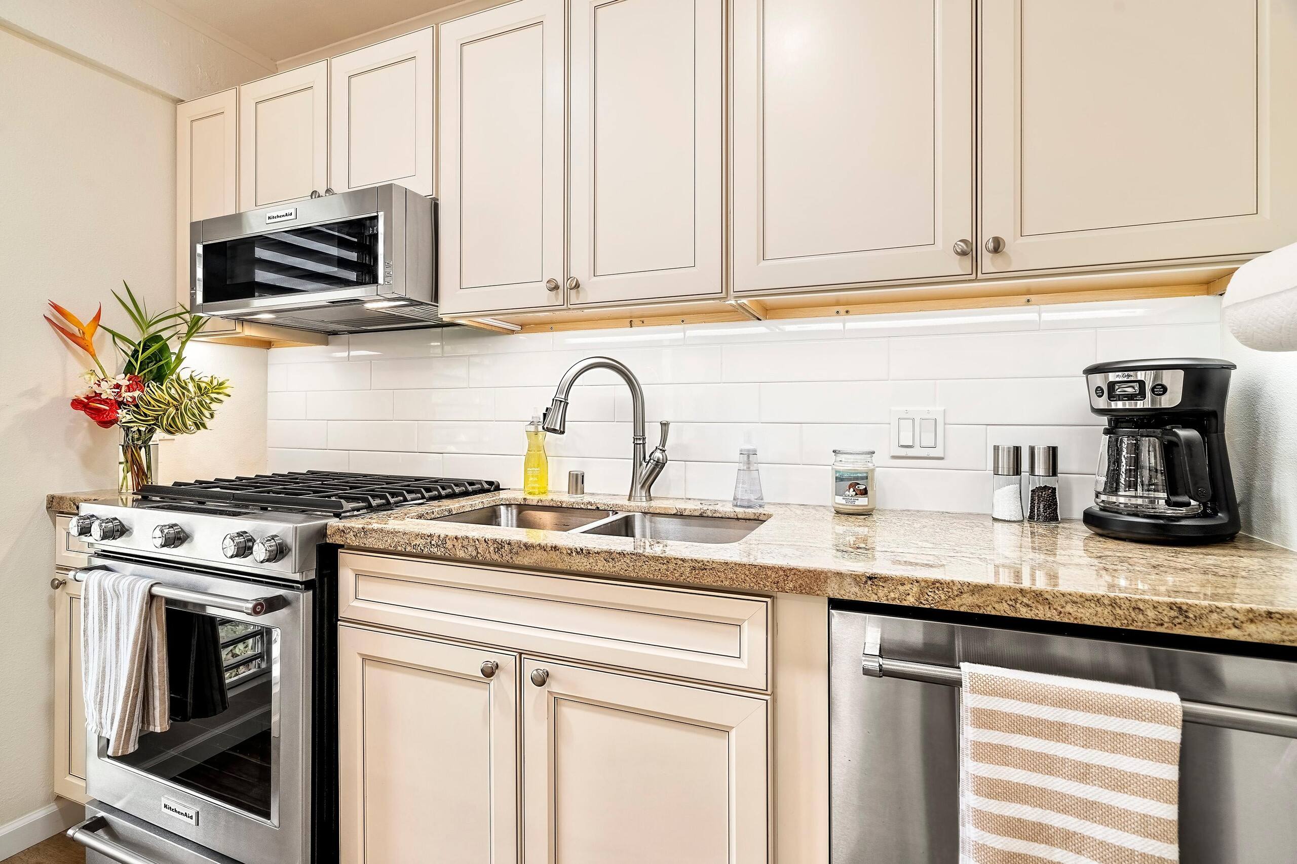 Condo in Kailua-Kona · ★4.82 · 1 bedroom · 1 bed · 1 bath - Image 5