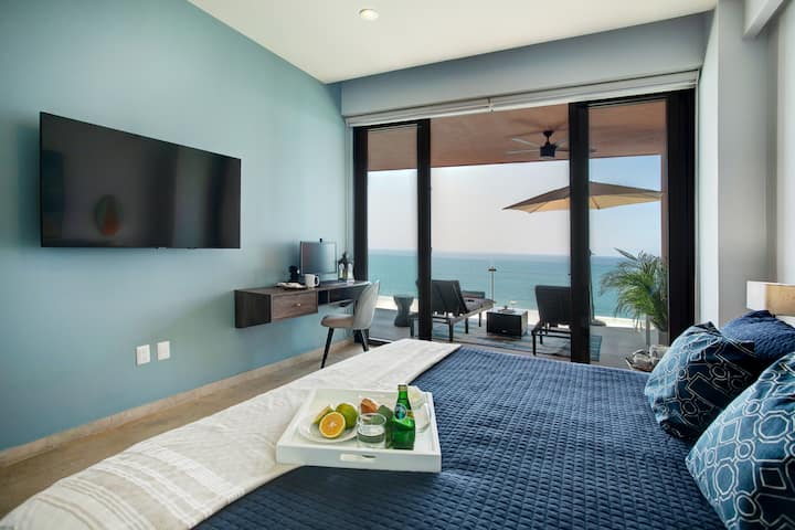 Ocean Front 2 Bedroom with Pool & Ocean Views - Condominiums for