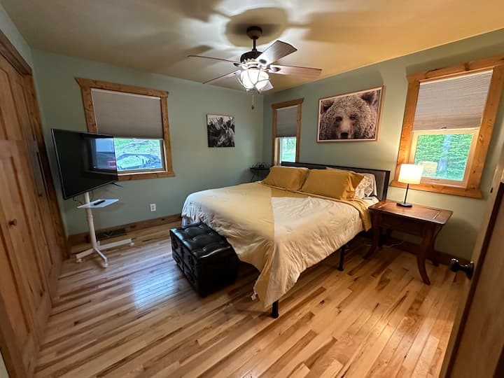 Main Floor Master with En suite