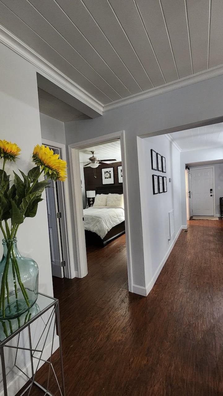 Convenient 2 Bdrm. Airport Bungalow. - Maryville, TN