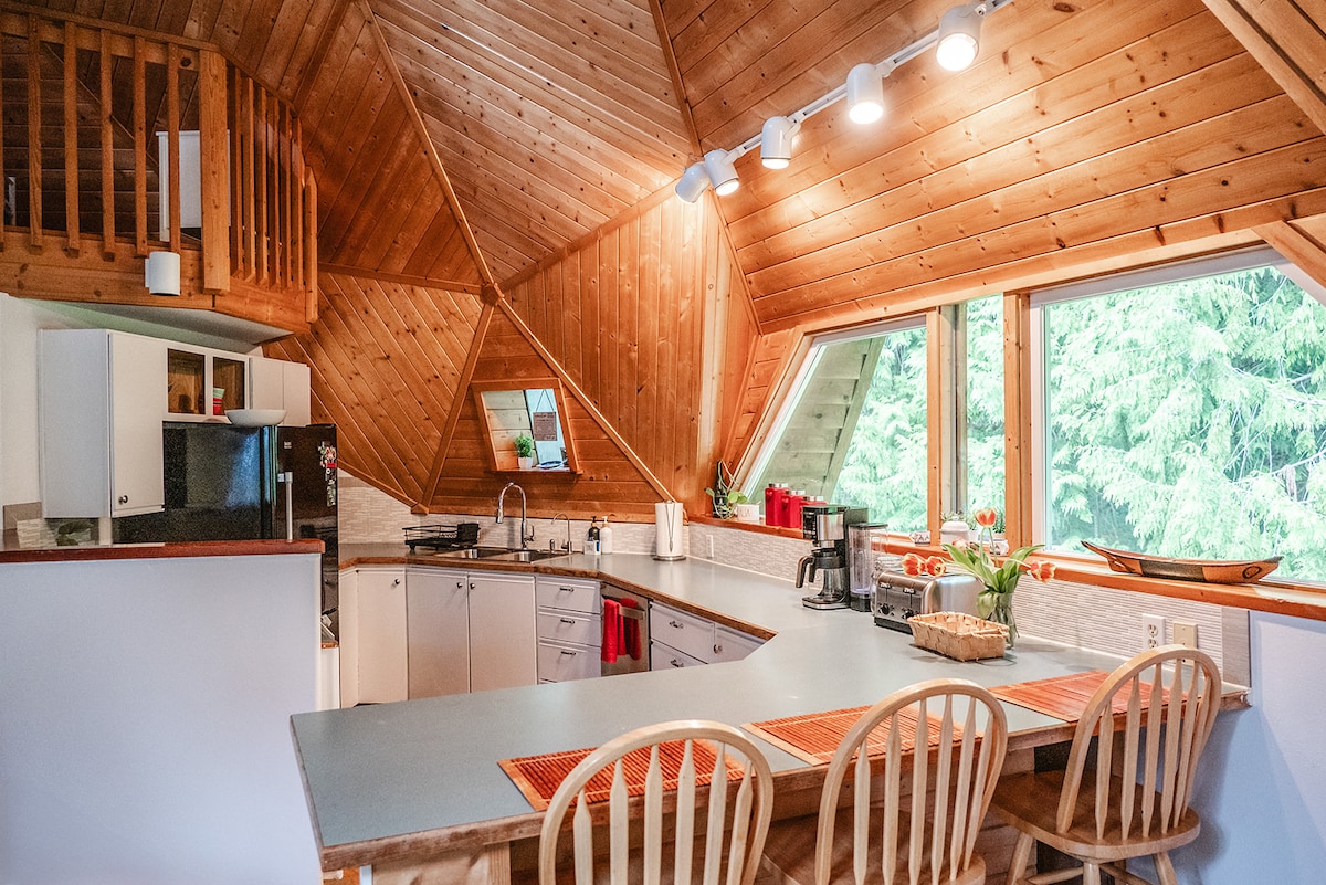 Unique and Secluded Geodesic Dome with Hot Tub! - Dome houses for Rent in  Friday Harbor, Washington, United States - Airbnb, image size:1200x801