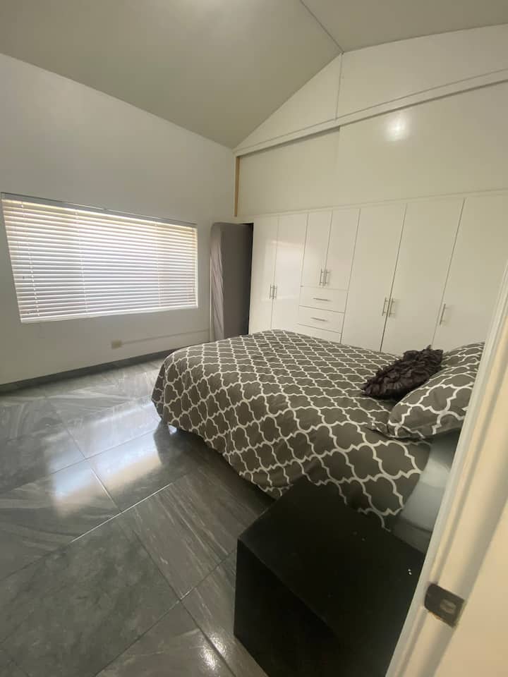 Manželská posteľ a dvojitý matrac 