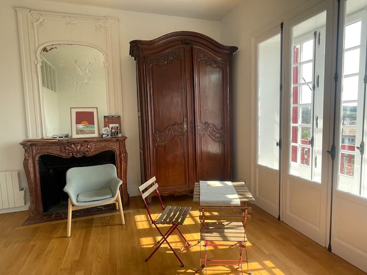 Grand Studio Rénové Avec Vue Sur Les Pyrénées - Saint-Jean-de-Luz