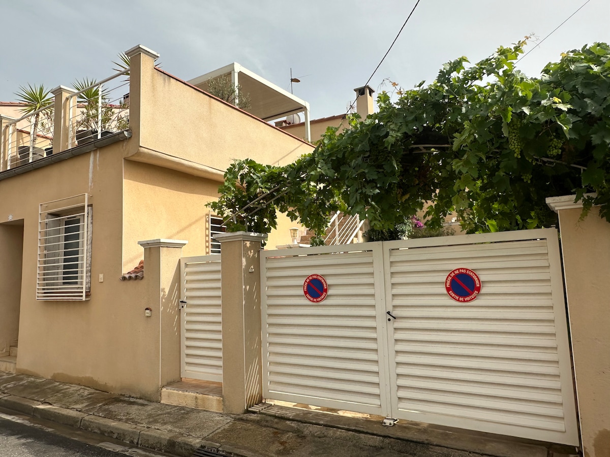 Leistungsstarkes Airbnb: SUPERB APARTMENT IN A PRIVATE HOUSE in Elne