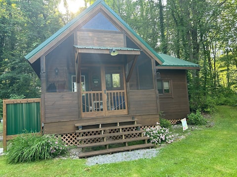 Cozy private cabin on the river