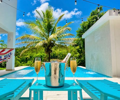 Romantic Escape in Cidra · Private heated pool.