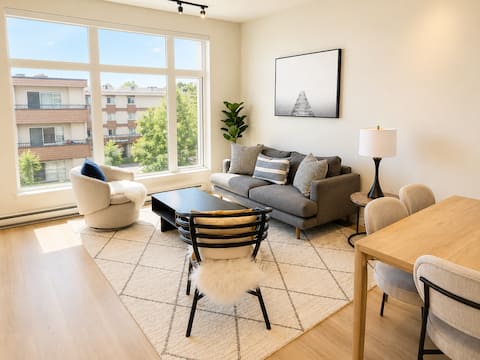 Lovely One Bedroom Suite in Downtown Sidney