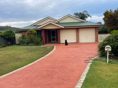 Large Family Home at Secluded Maloney's Beach