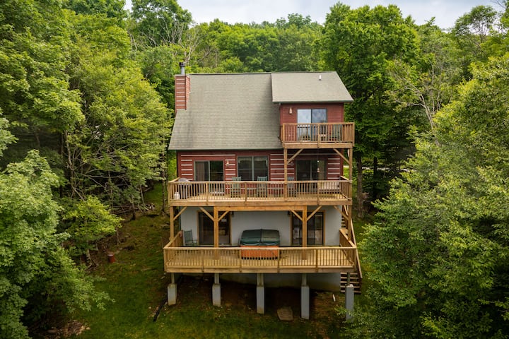 Sleeps 10 | Hot Tub, Views & Game Room - Banner Elk, NC